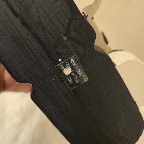 Santa Claus Figurine with Snowmen and Reindeers. - Picture 4 of 9